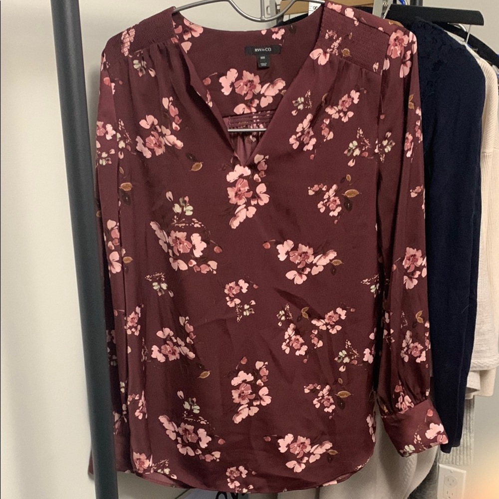 RW&CO. Women's Floral Burgundy Blouse - Like New - Size M
